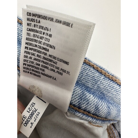 18R AE 90s Wide Leg Jeans - Extra Light Wash - High Waisted - Picture 7 of 13